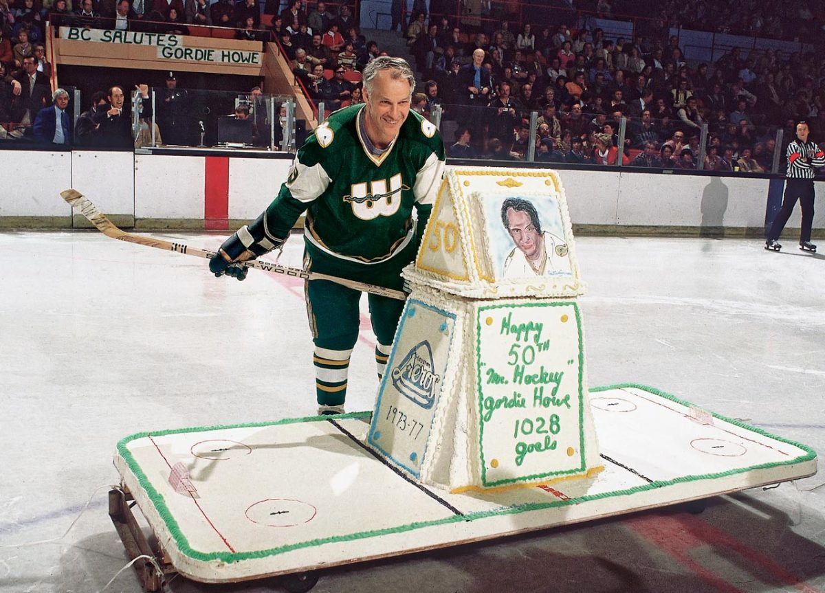 1970/71 VANCOUVER CANUCKS DETROIT RED WINGS NHL HOCKEY PROGRAM GORDIE HOWE  NICE+