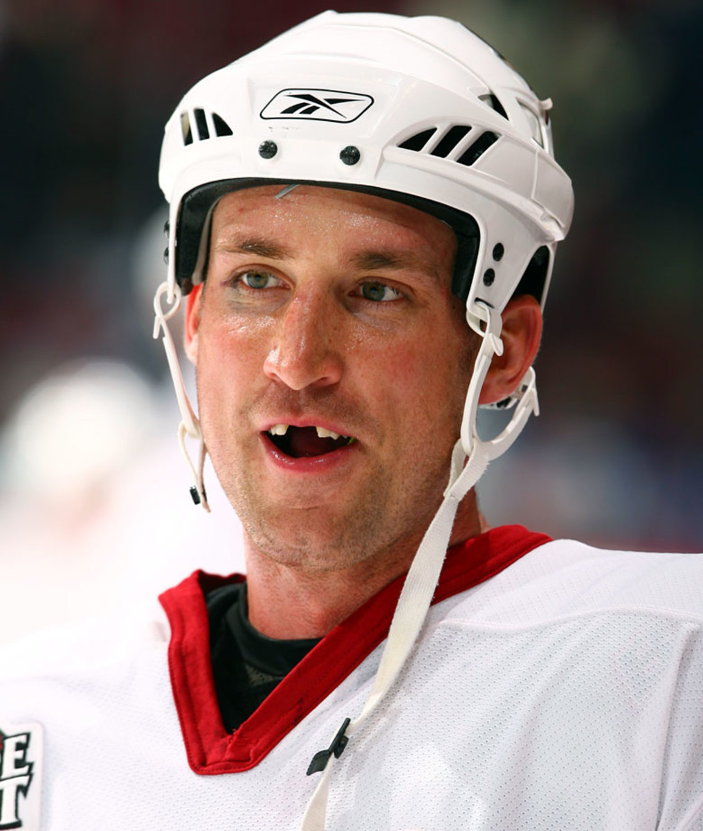 20 hockey smiles that prove teeth are overrated