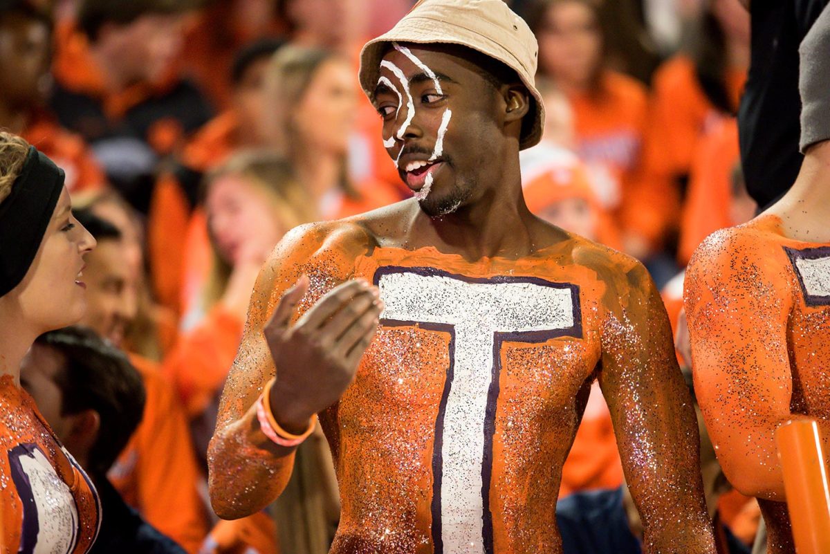 Clemson-Tigers-fans-GettyImages-626033136_master.jpg