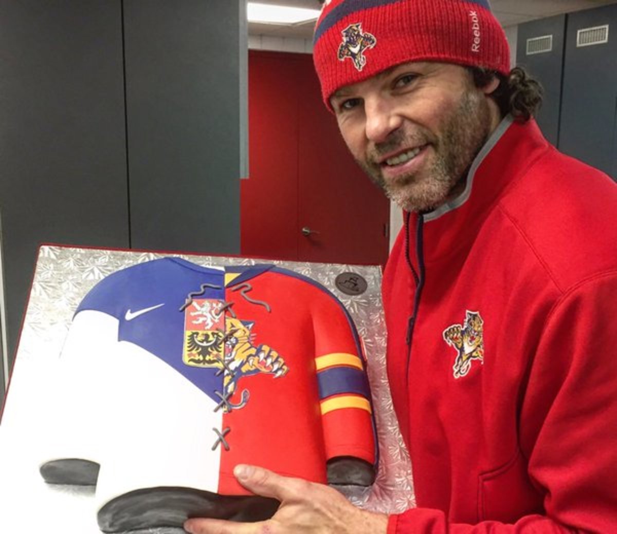 Jaromir Jagr birthday: Panthers/Czech Republic jersey cake - Sports ...