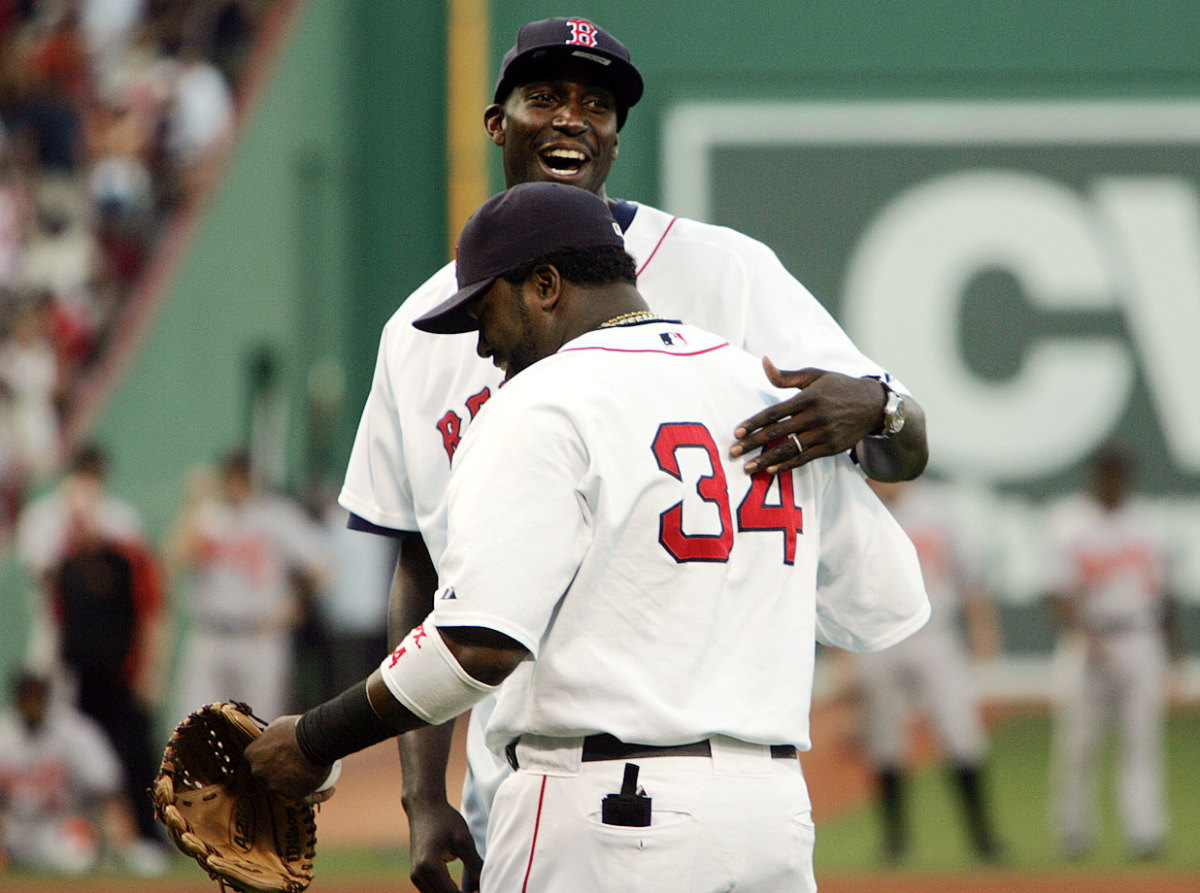 2007-Kevin-Garnett-David-Ortiz-075365724.jpg