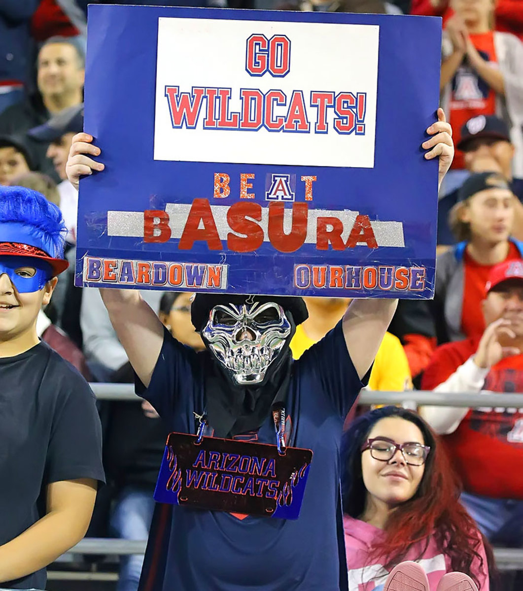 Arizona-Wildcats-fans-U_Arizona_Superfans-WYP_7944.jpg