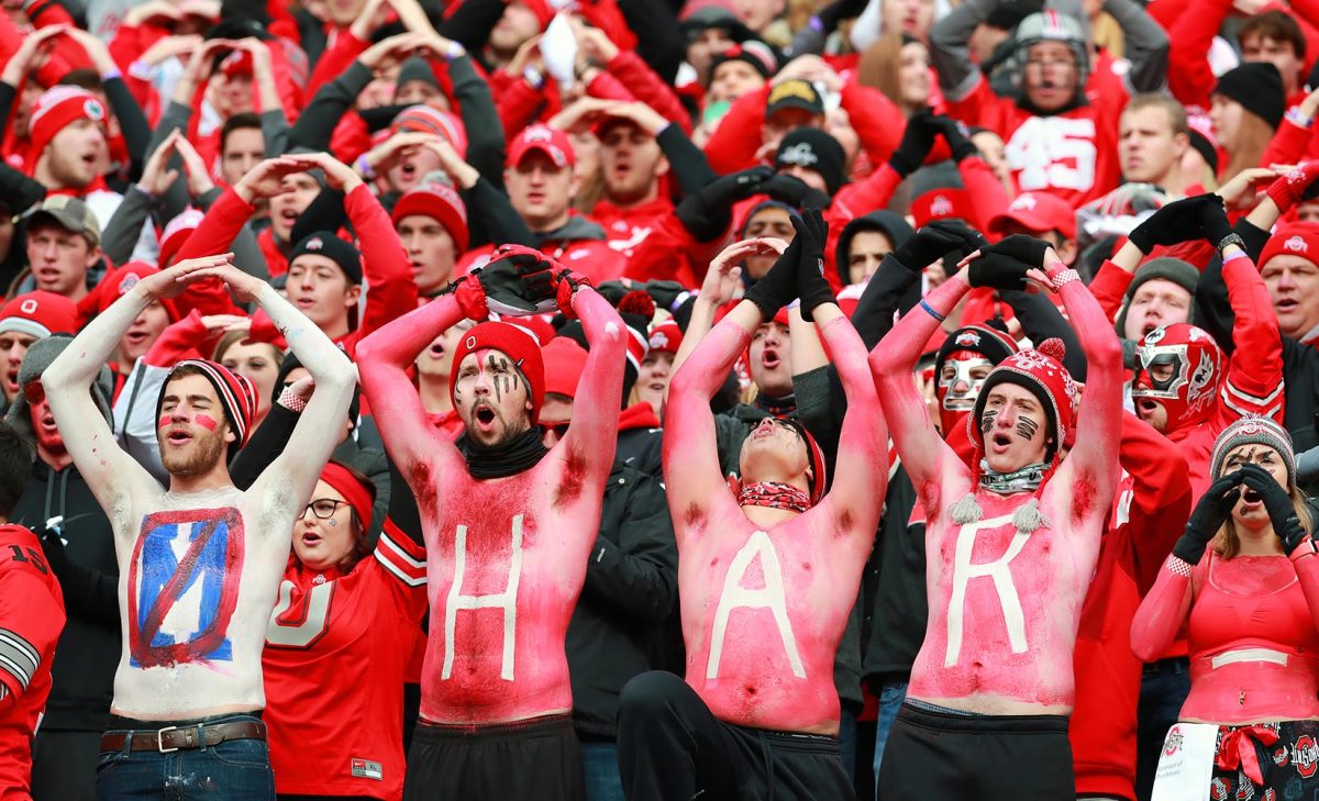 Ohio-State-Buckeyes-fans-SI628_TK1_670.jpg