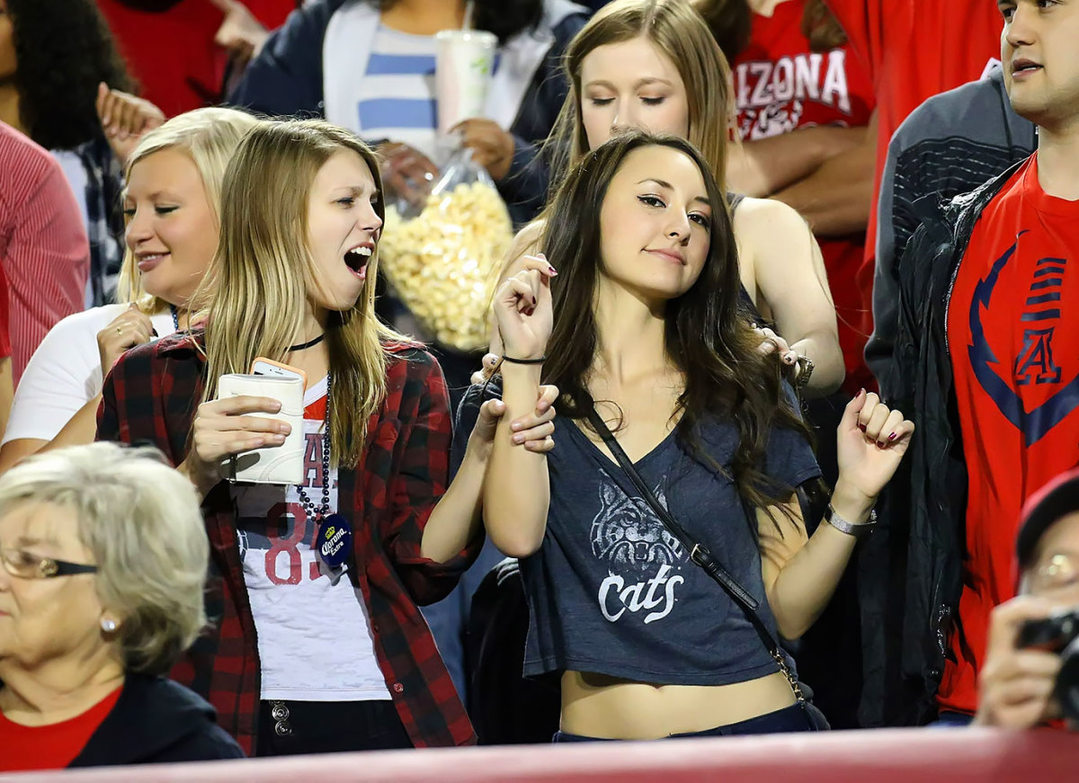 Arizona-Wildcats-fans-U_Arizona_Superfans-WYP_8025.jpg