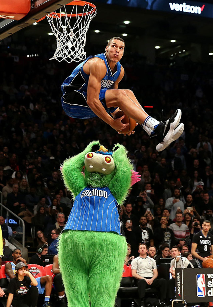 2016-0213-Aaron-Gordon-Orlando-Magic-mascot-Stuff.jpg