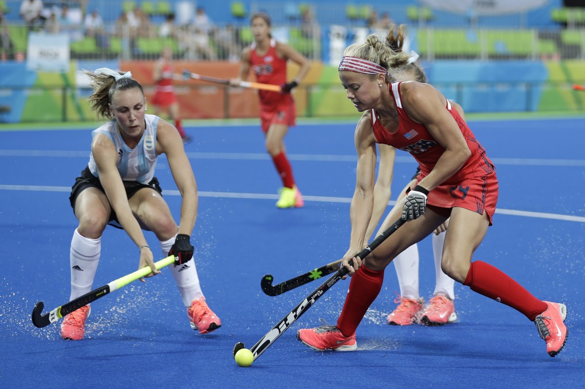 United States beats No. 2 Argentina in women's field hockey - Sports ...