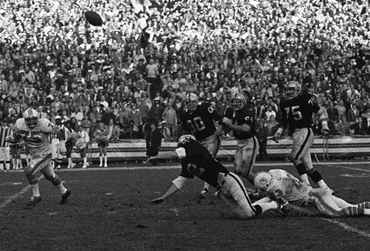 Ken-Stabler-winning-pass-against-Dolphins.jpg