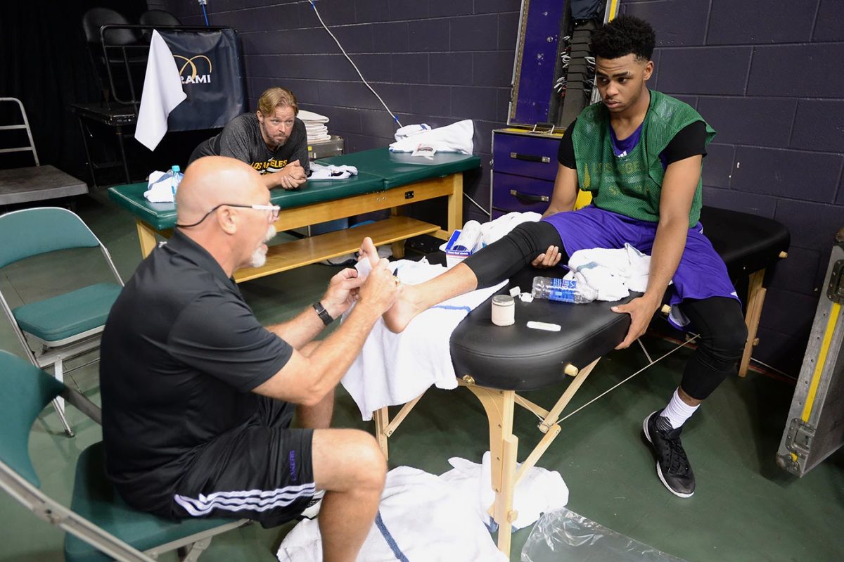 Legendary Lakers Trainer Gary Vitti - Sports Illustrated