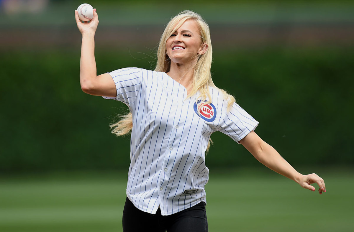 Throwback to when I had the honor of throwing the @cubs ceremonial first  pitch! I remember I grew up sneaking into Cubs games, not knowing…