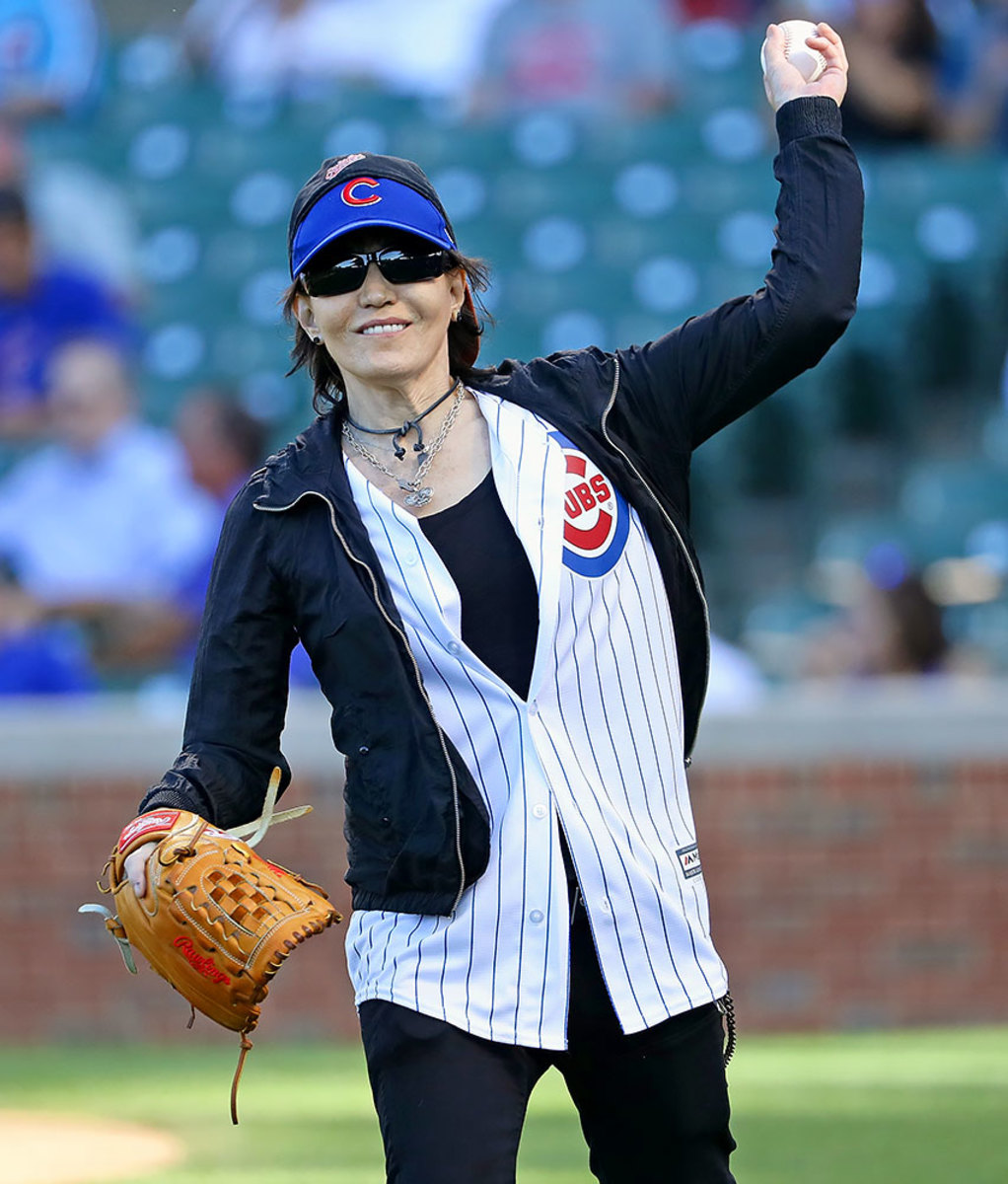 2016-0718-Joan-Jett-first-pitch.jpg