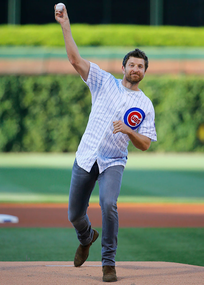 2016-0621-Brett-Eldredge-first-pitch.jpg