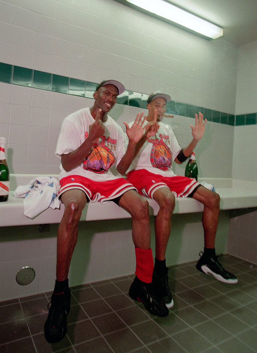 SI's Best Photos of Michael Jordan and Scottie Pippen  Michael jordan  scottie pippen, Michael jordan, Scottie pippen