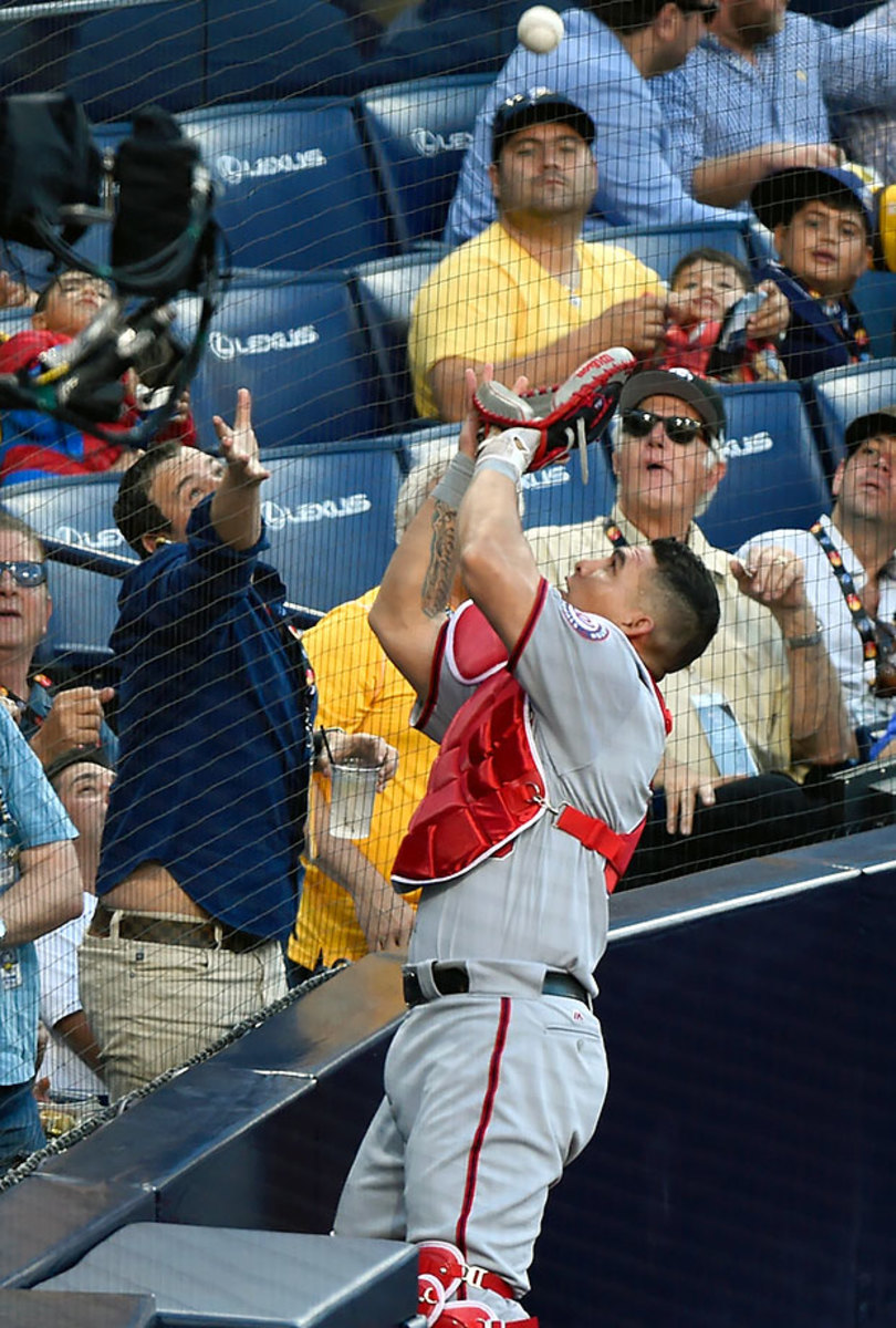 2016-0712-Wilson-Ramos-foul-ball.jpg