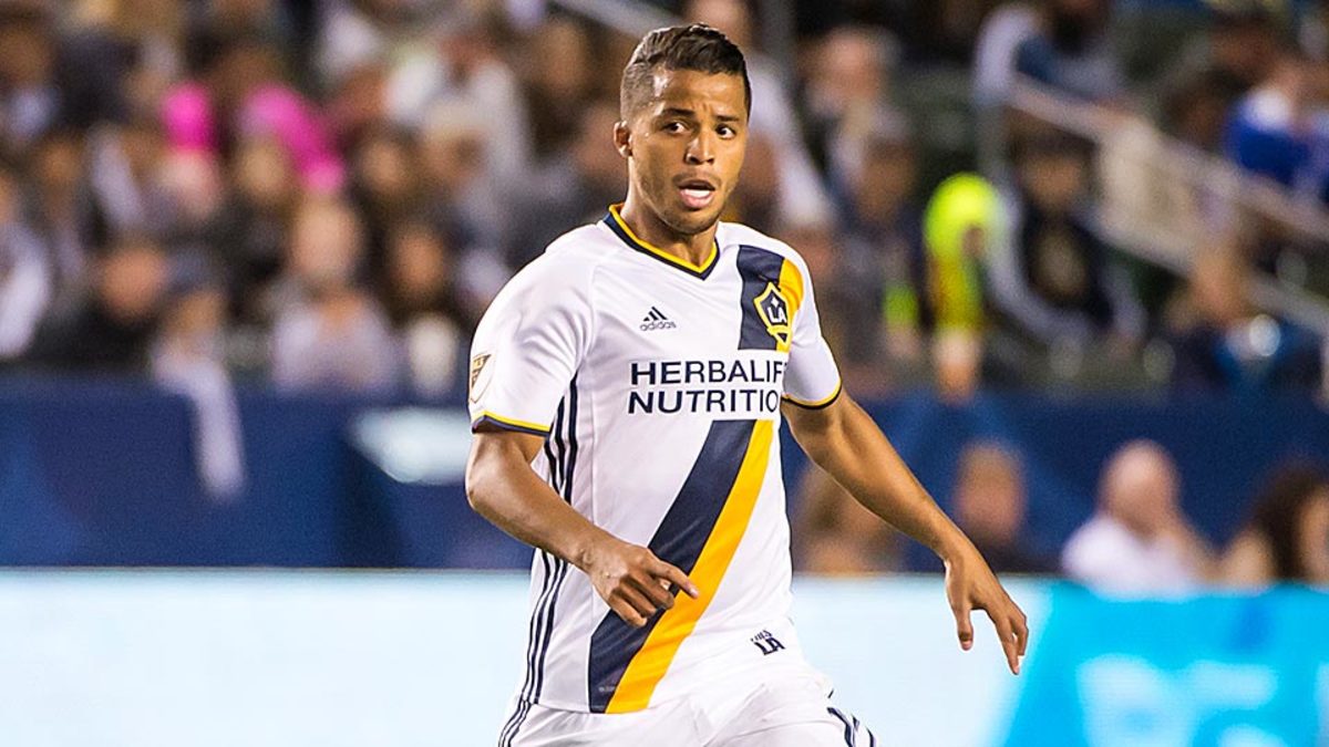 Watch: Galaxy’s Giovani dos Santos scores on chip - Sports Illustrated