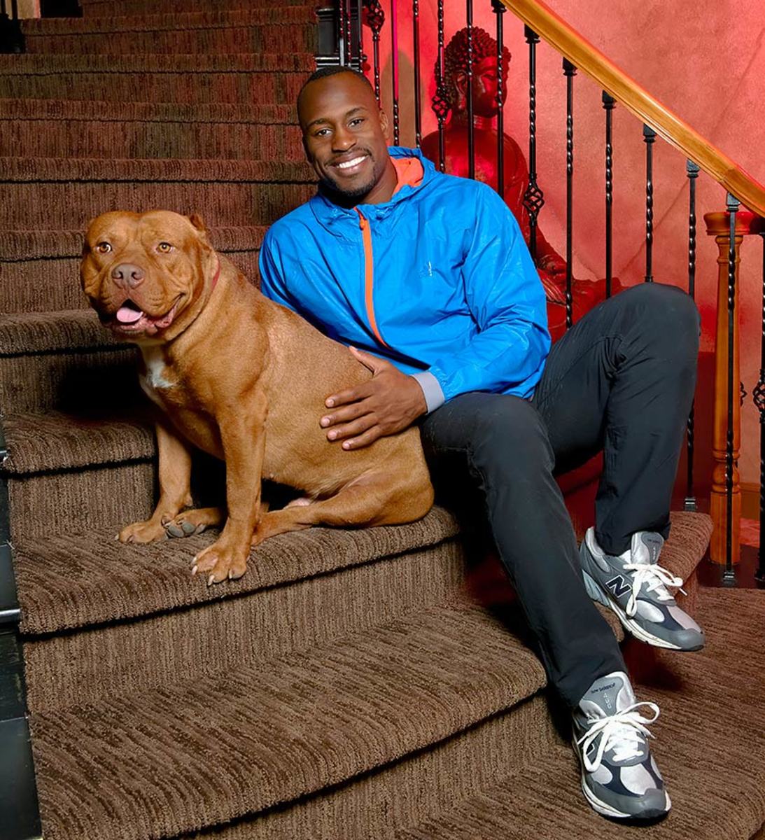 Photos: Athletes and their dogs