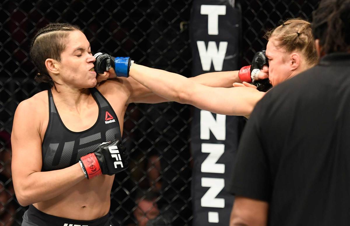 amanda-nunes-defeats-ronda-rousey-6.jpg