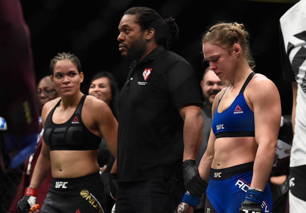 Amanda-Nunes-defeats-Ronda-Rousey-11.jpg