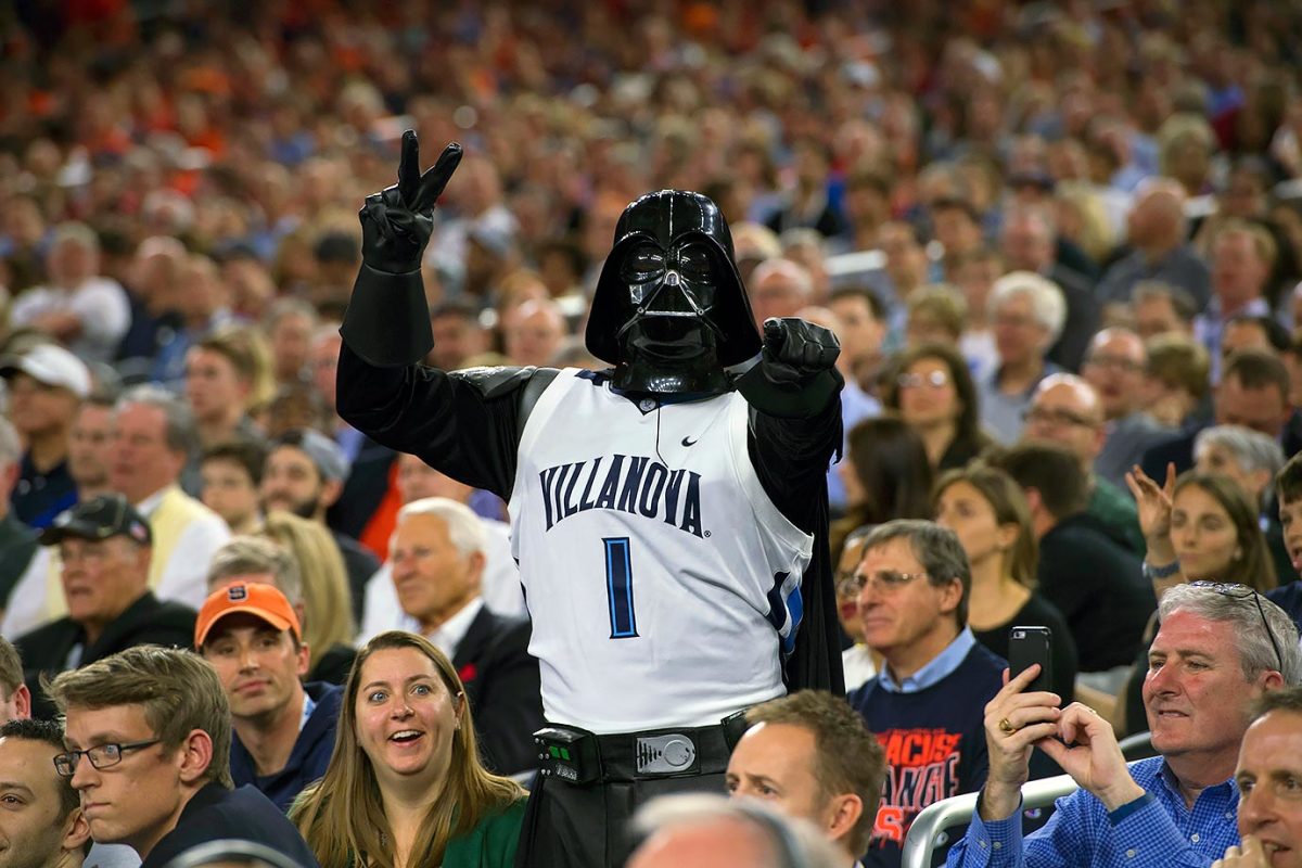 2016-0402-Villanova-Darth-Vader-fan-SI149_TK1_C1_02494.jpg