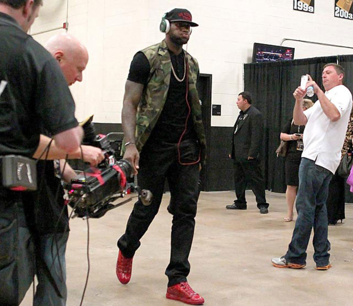 LeBron James NBA fashion, style photos, outfits - Sports Illustrated