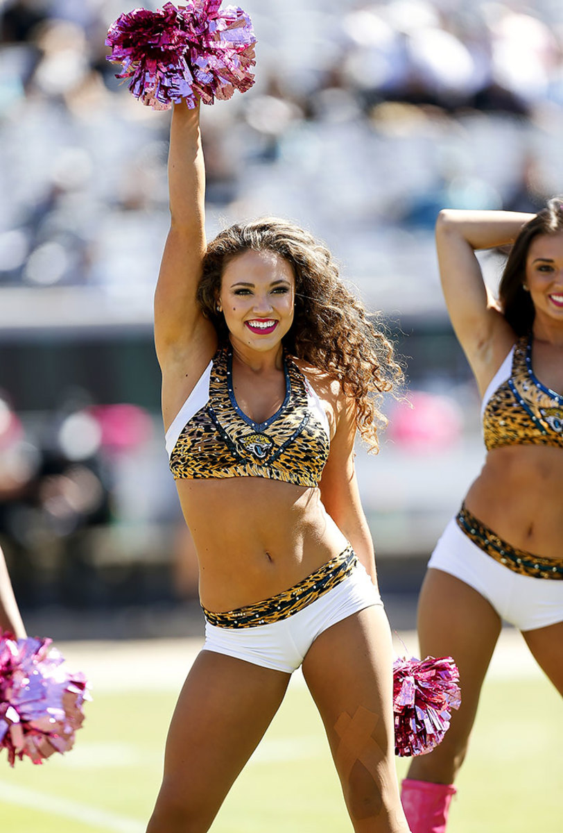 Jacksonville-Jaguars-ROAR-cheerleaders-617665544.jpg