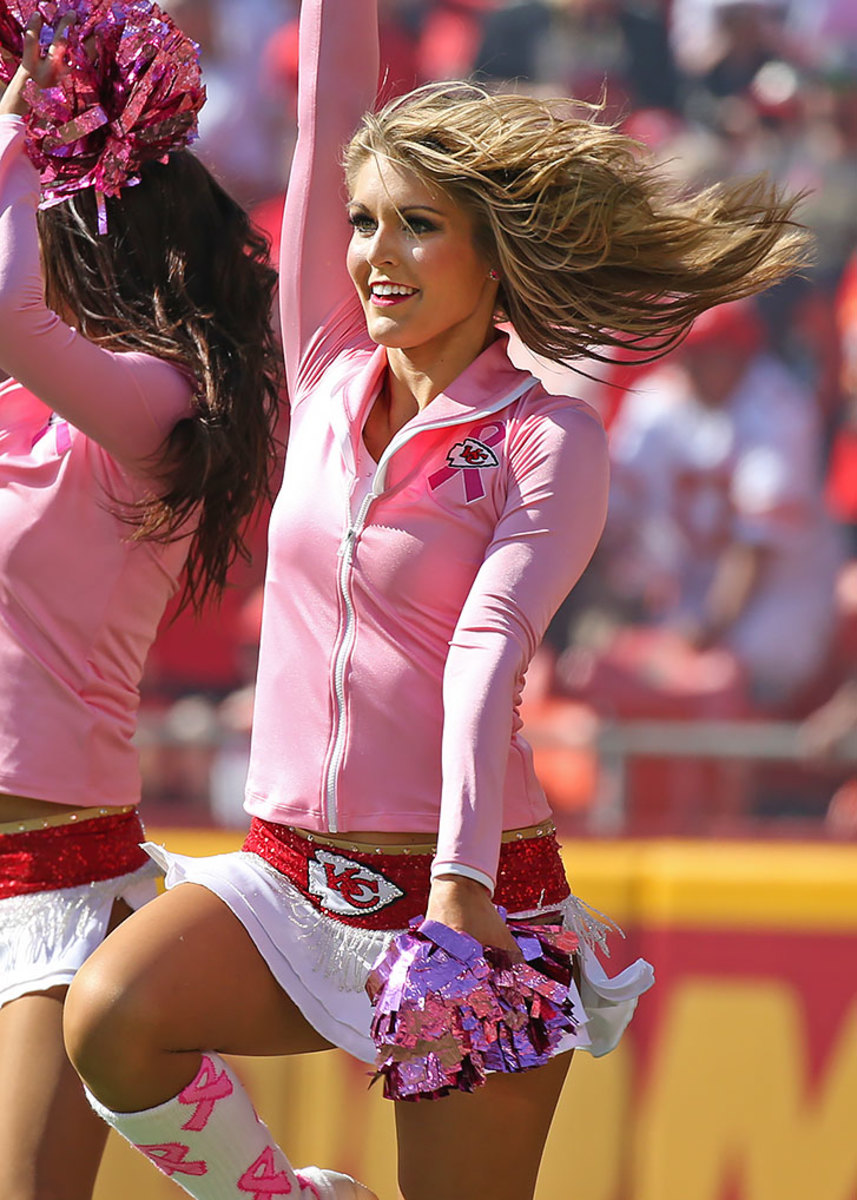 Kansas-City-Chiefs-cheerleaders-DGM161023283_Saints_at_Chiefs.jpg