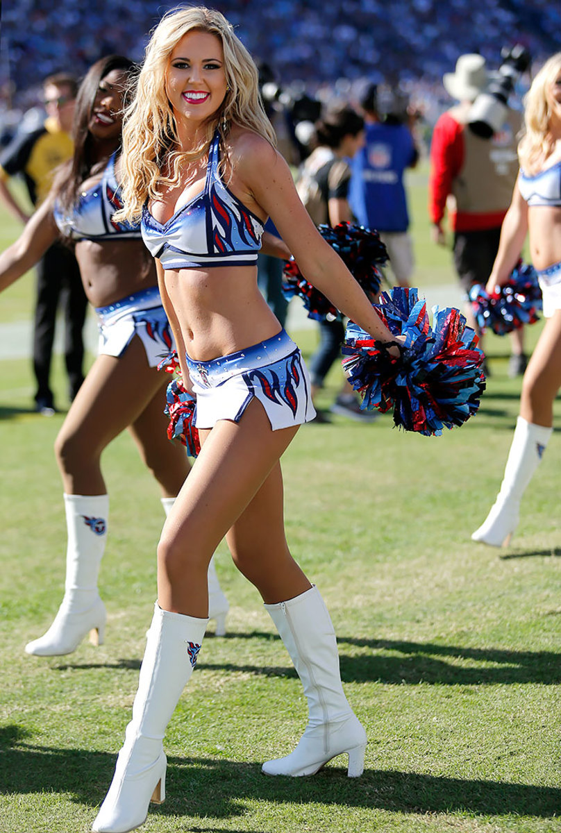 NFL Preseason Week 2 – The Tennessee Titans Cheerleaders – Ultimate  Cheerleaders