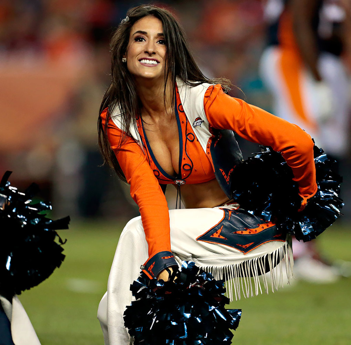 Denver-Broncos-cheerleaders-AP_732746492480.jpg