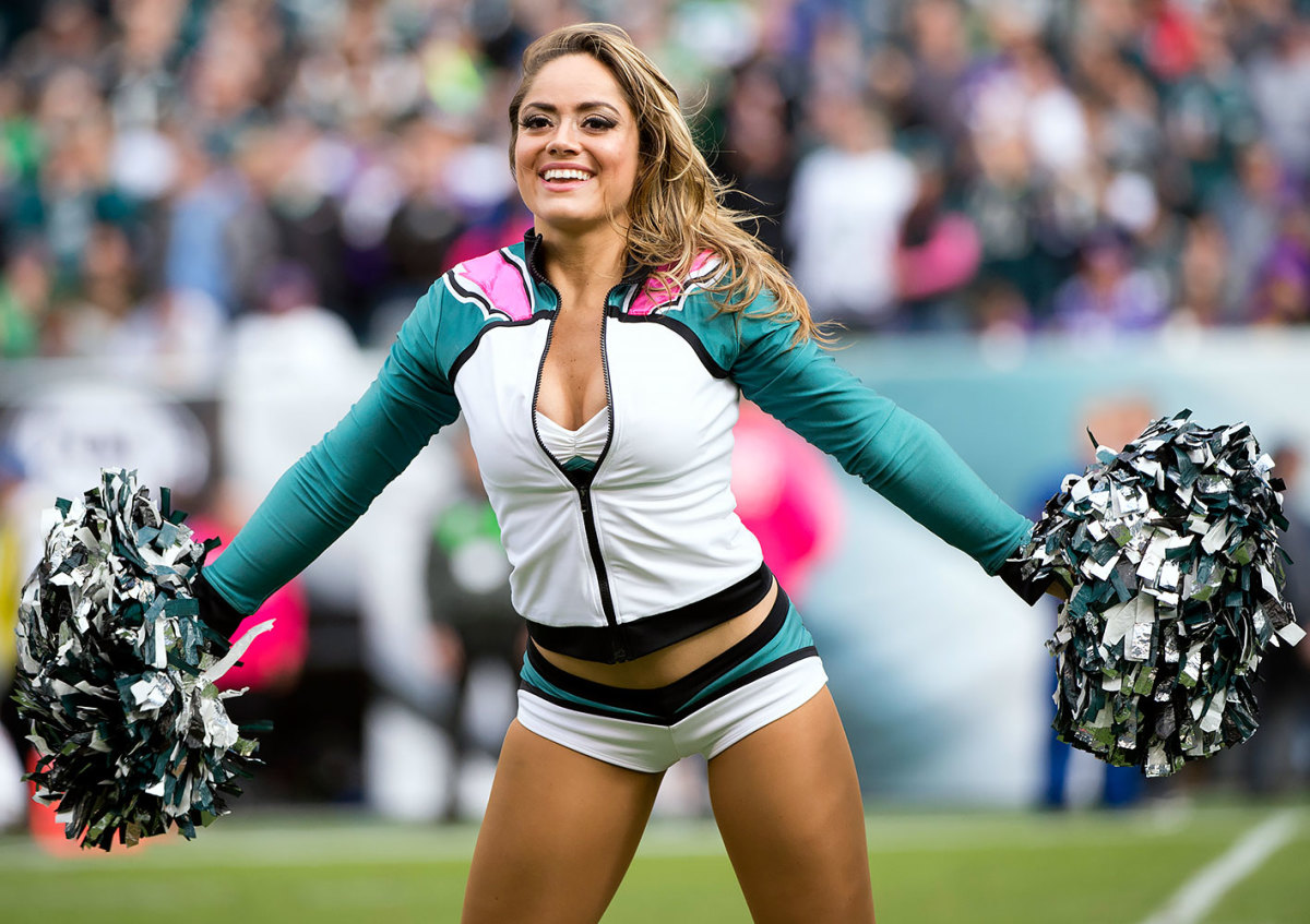 Philadelphia-Eagles-cheerleaders-DFU16102334_Vikings_at_Eagles.jpg