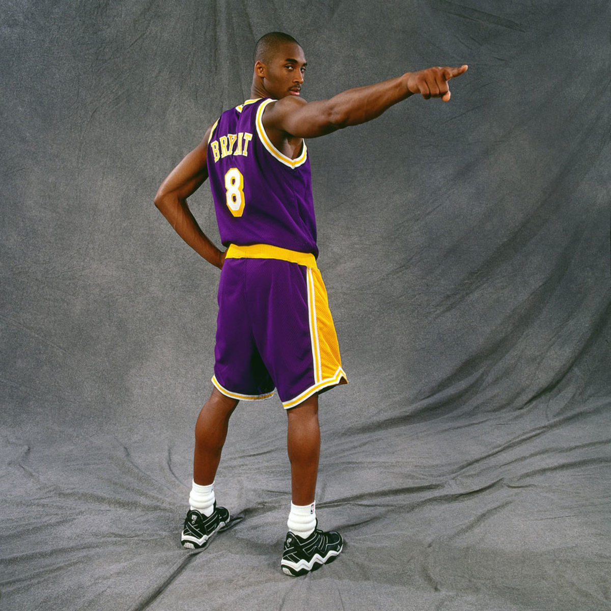 KOBE BRYANT  Los Angeles Lakers 1997 Away Throwback NBA