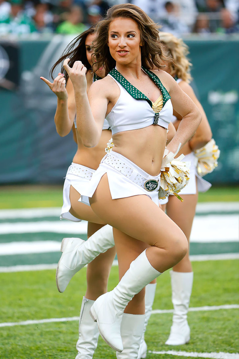 New-York-Jets-Flight-Crew-cheerleaders-AP_212144206827.jpg