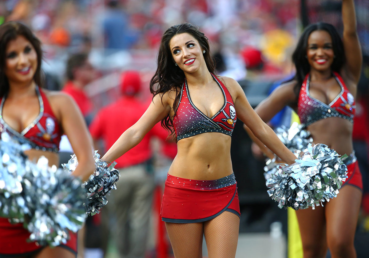 Tampa-Bay-Buccaneers-cheerleaders-SI-570_TK1_00831.jpg