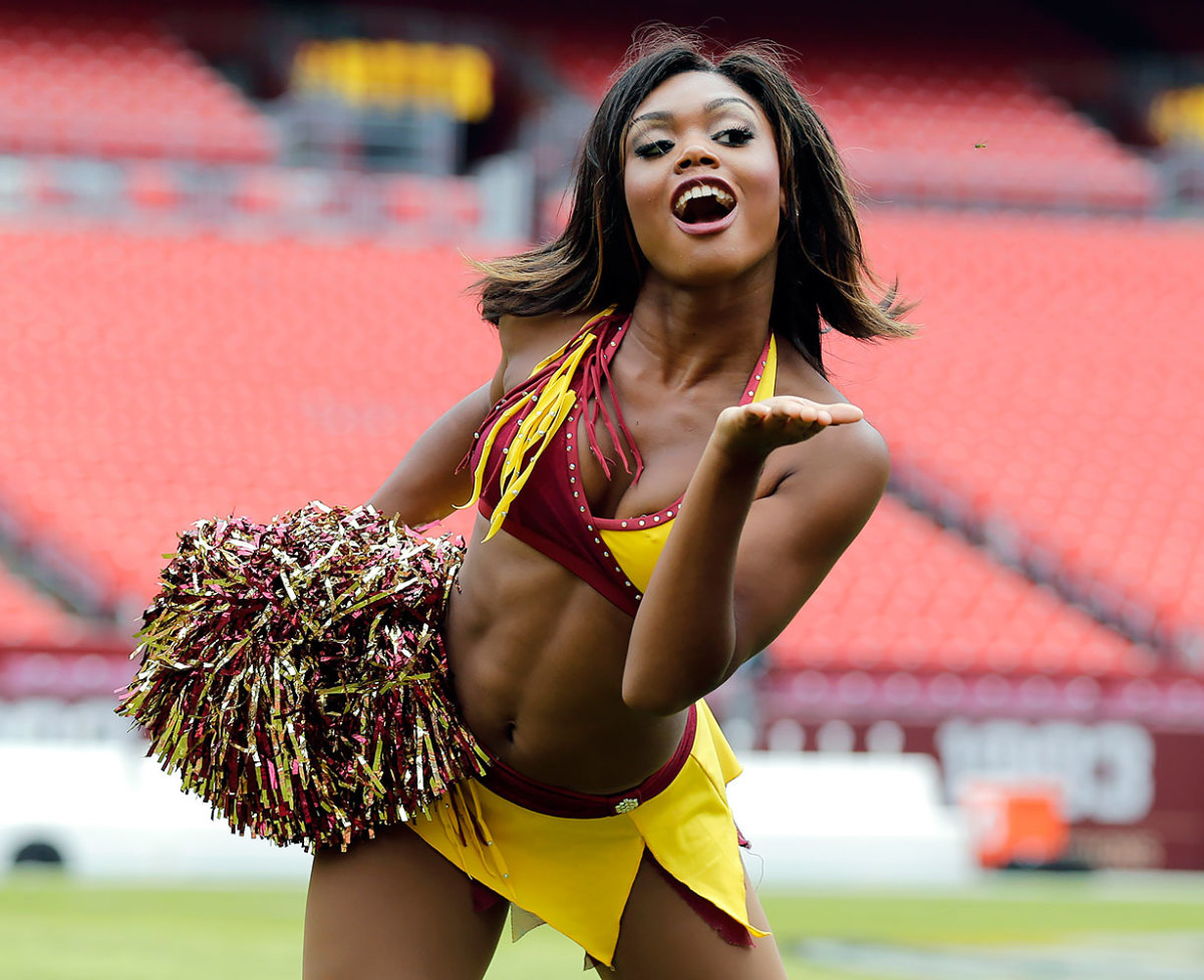 Washington-Redskins-cheerleaders-AP_483837584175.jpg