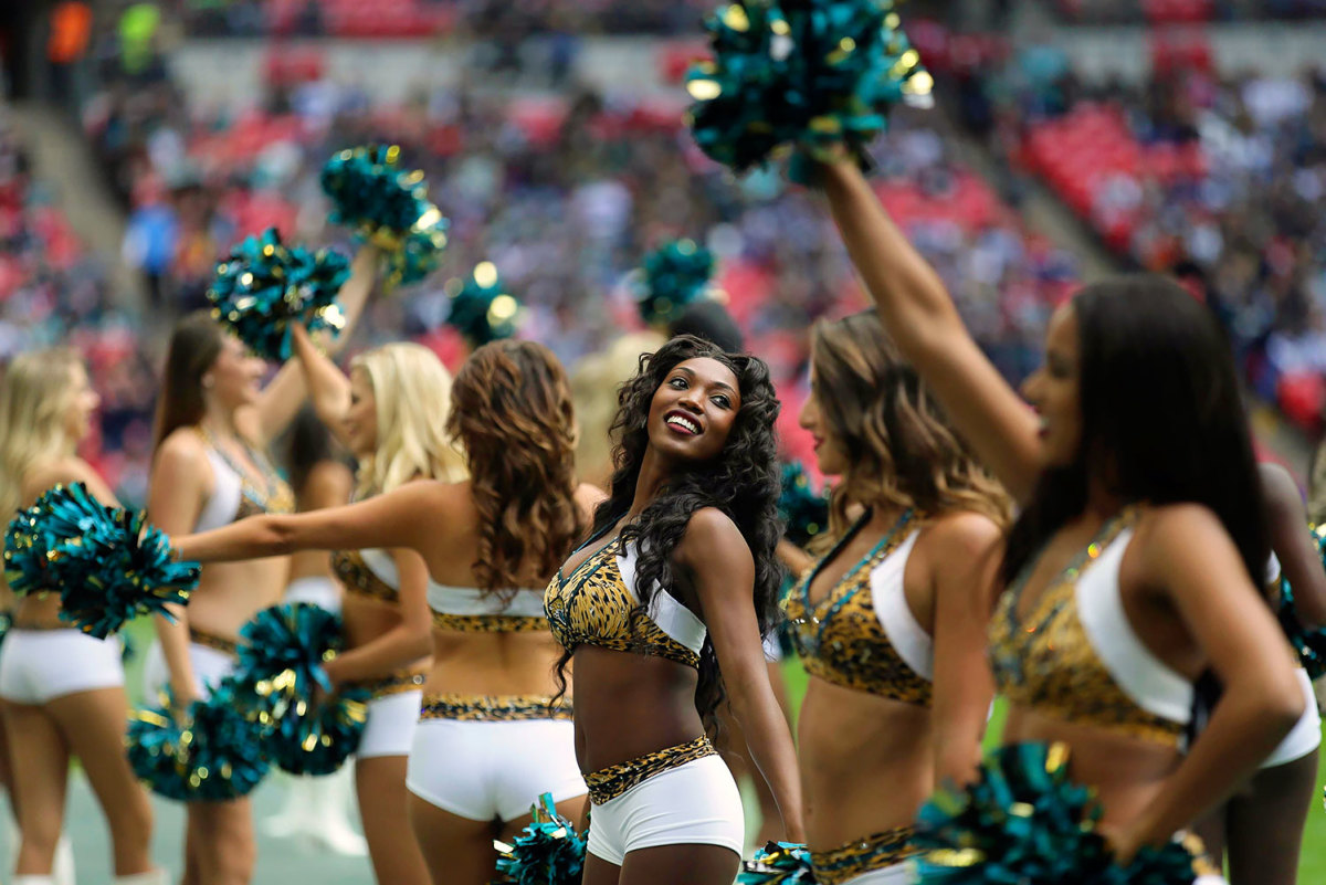 Jacksonville-Jaguars-The-ROAR-cheerleaders-6fa81571fe5246bab2d3bad46dea336f-0.jpg