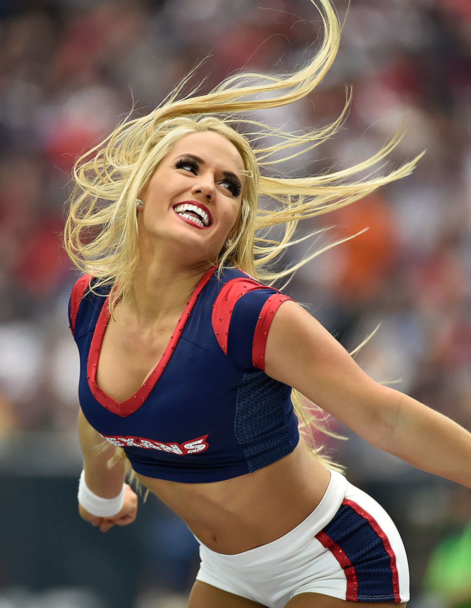 Houston-Texans-cheerleaders-AP_779400967047.jpg