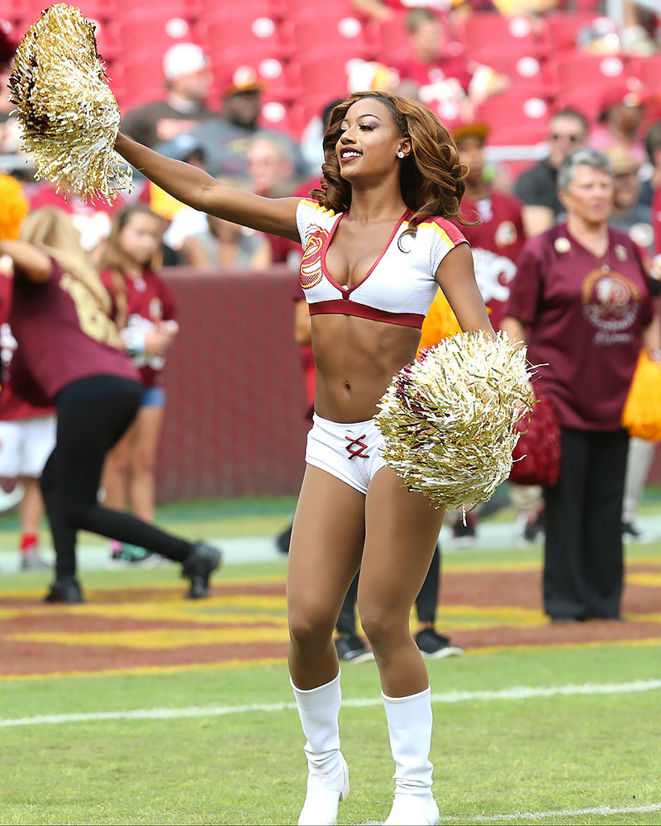 Washington-Redskins-cheerleaders-BEA_3924A.jpg