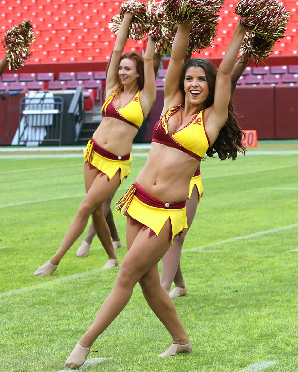 Washington-Redskins-cheerleaders-BEA_0471A.jpg