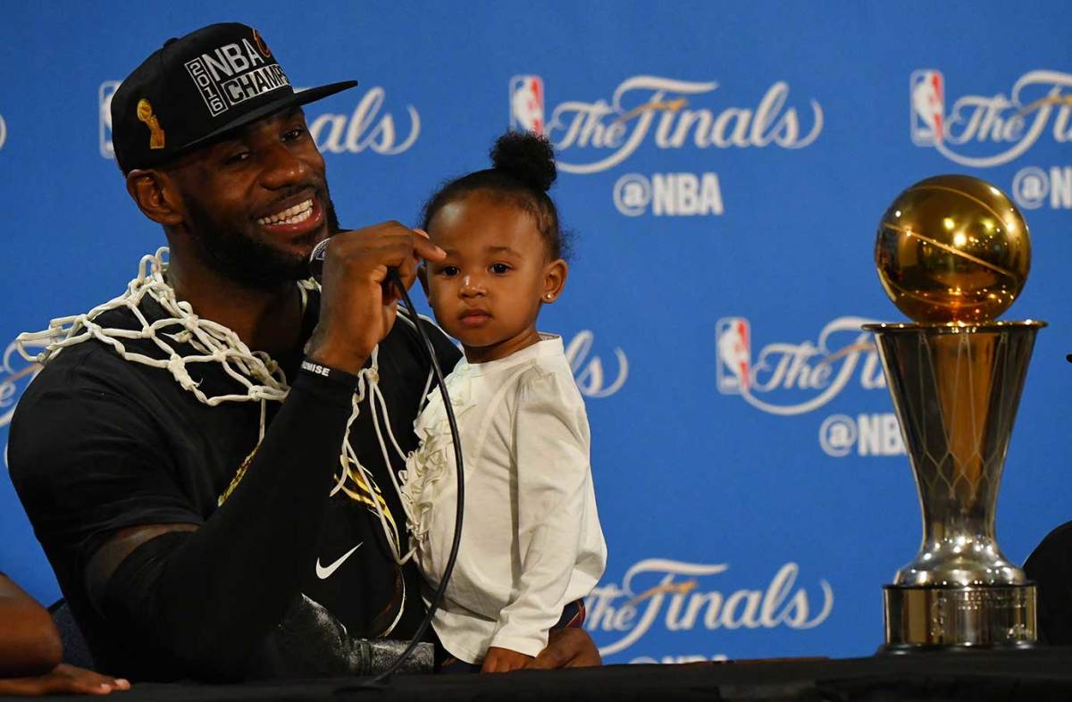 LeBron-James-and-child.jpg