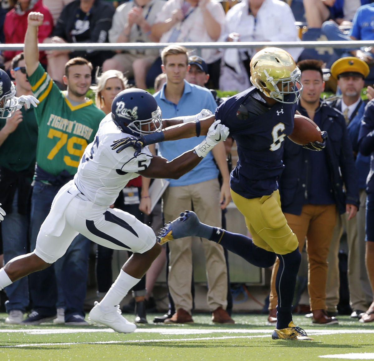 Kizer leads No. 18 Notre Dame to 39-10 win over Nevada - Sports Illustrated