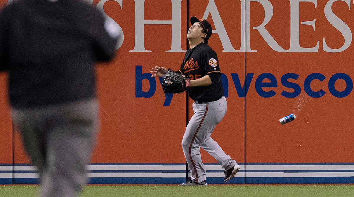 Blue Jays fan throws beer can at Orioles outfielder - NBC Sports