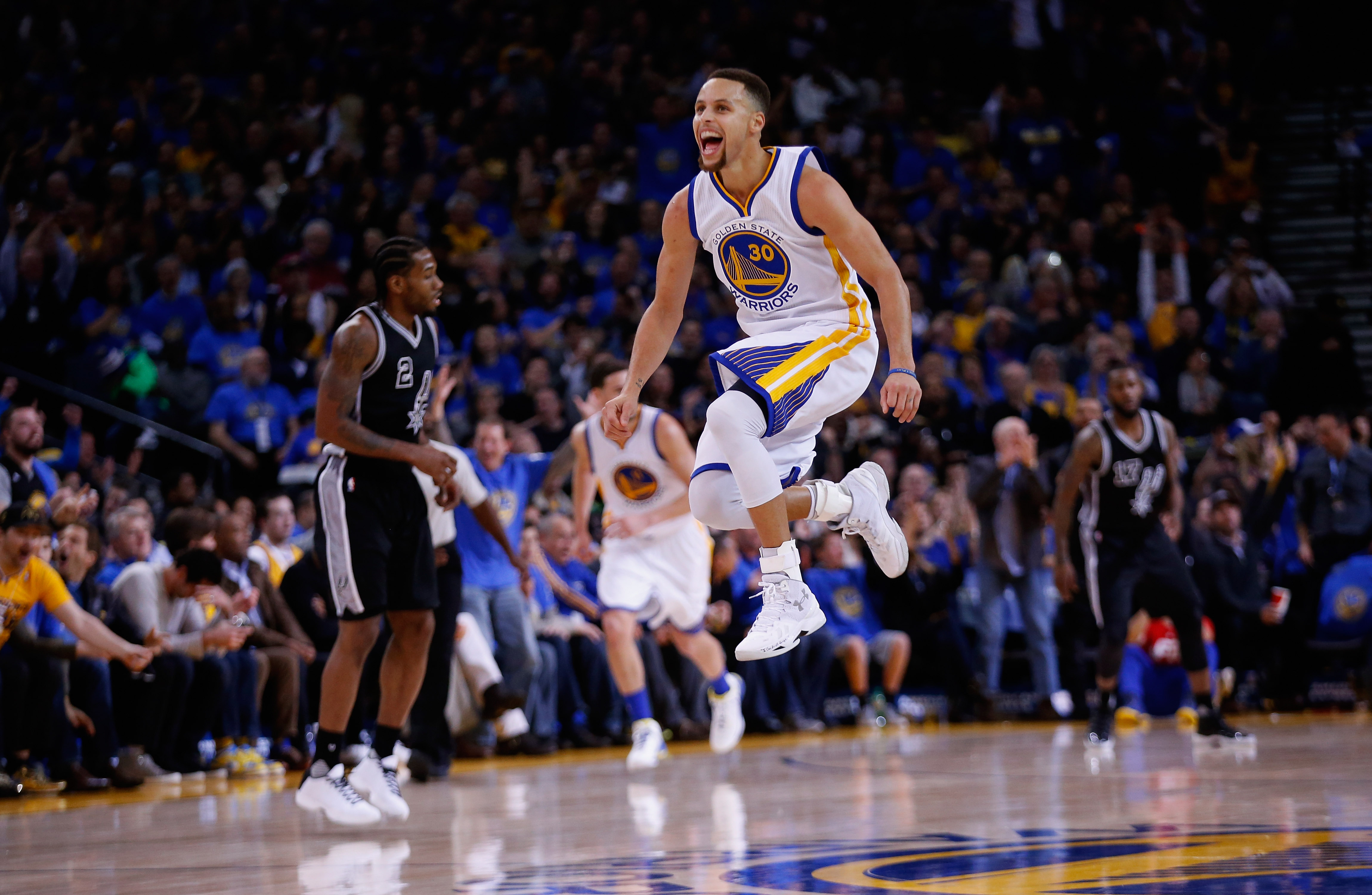 Curry does it all again as Warriors dismantle Spurs, 120-90 - Sports ...