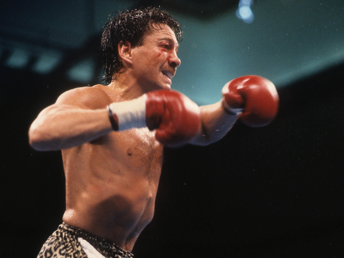 Divergent' star Miles Teller packs a punch as boxer Vinny Pazienza