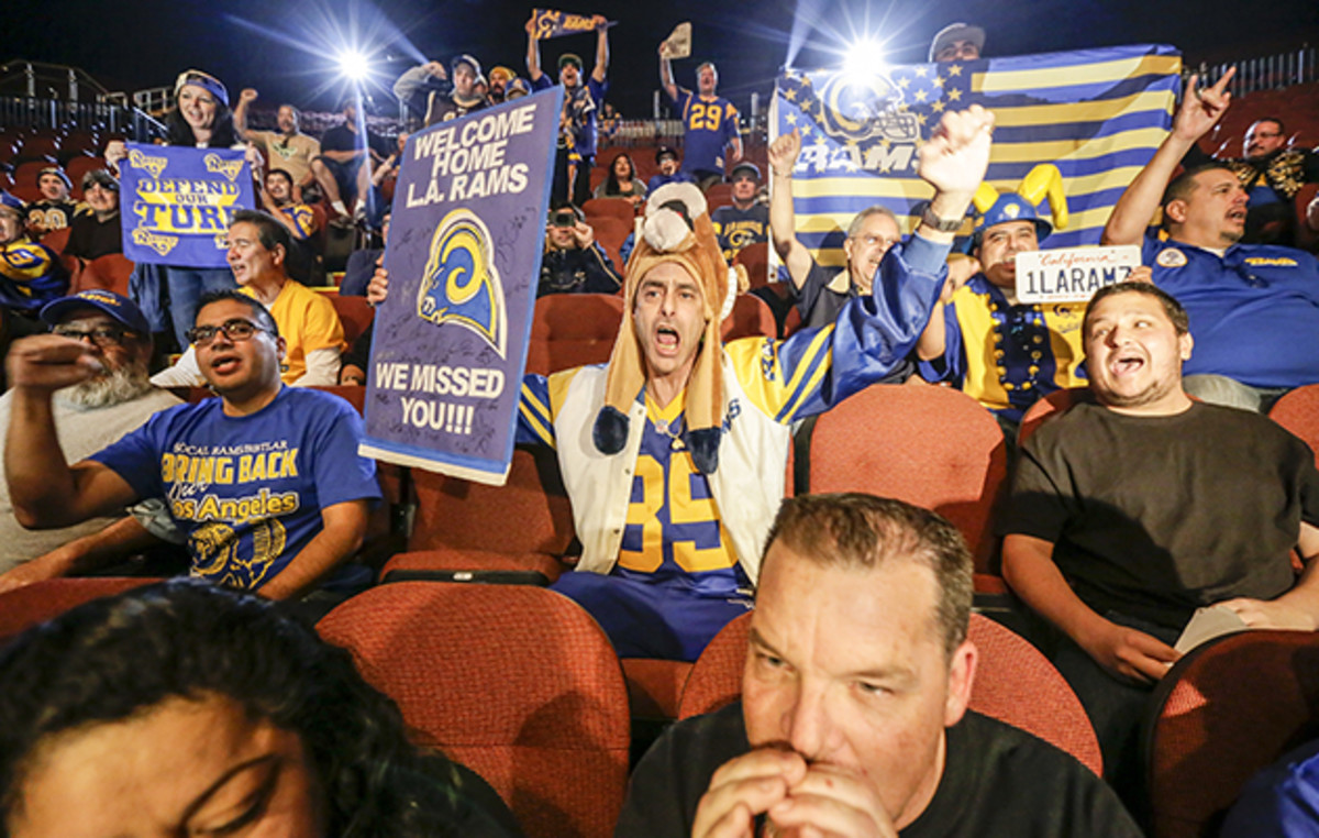 los-angeles-rams-crowd.jpg