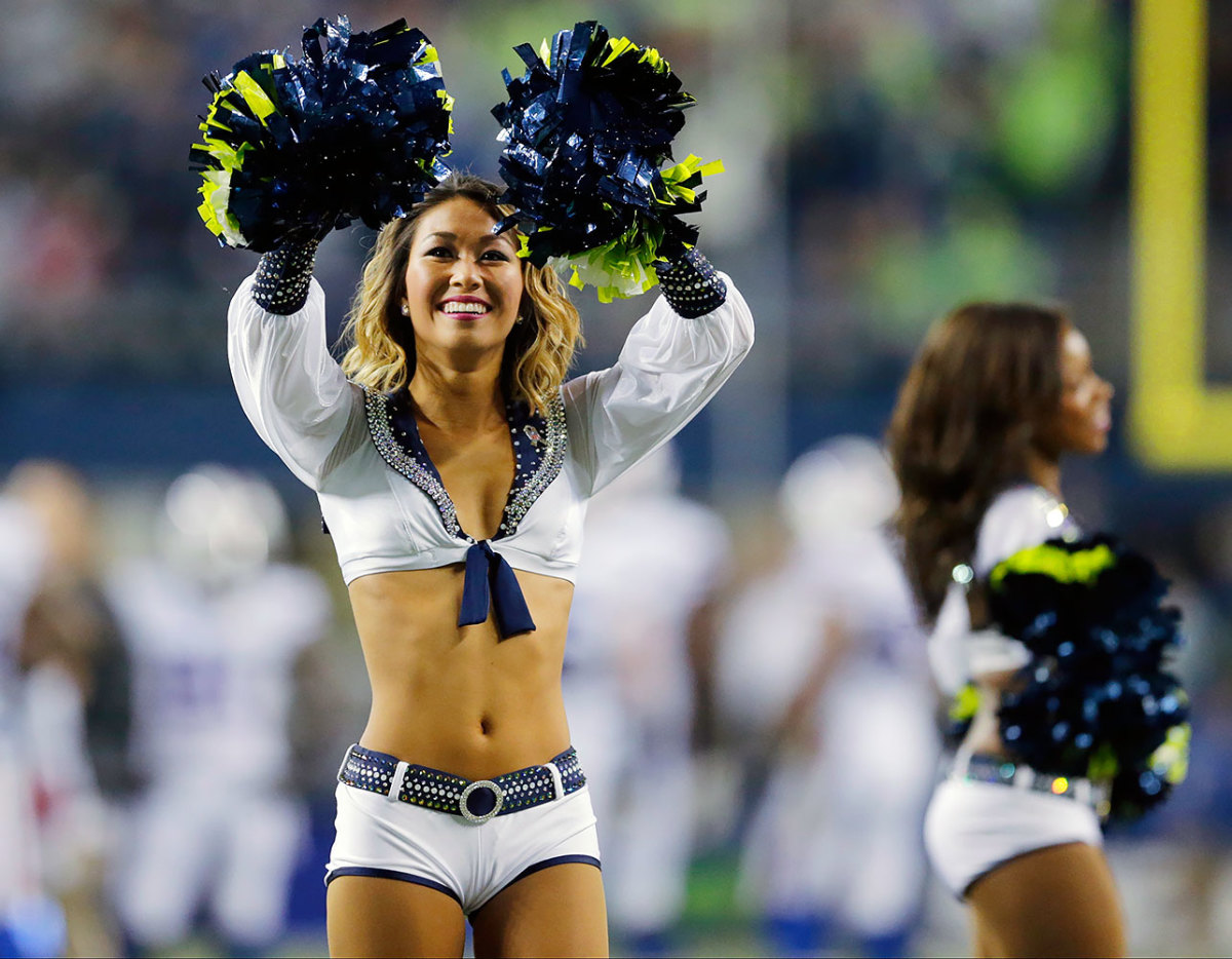 Seattle-Seahawks-Sea-Gals-cheerleaders-AP_16313122458529.jpg