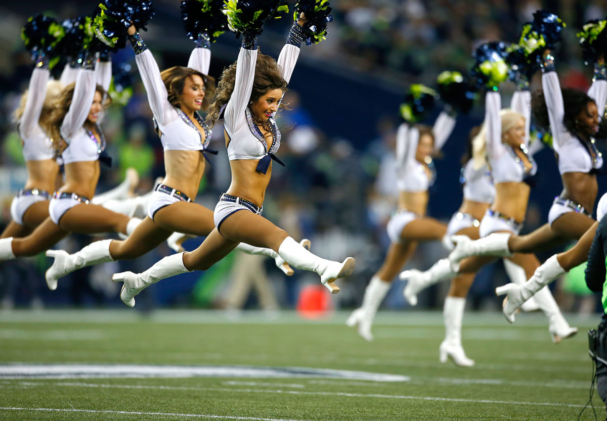 Seattle-Seahawks-Sea-Gals-cheerleaders-621668238.jpg