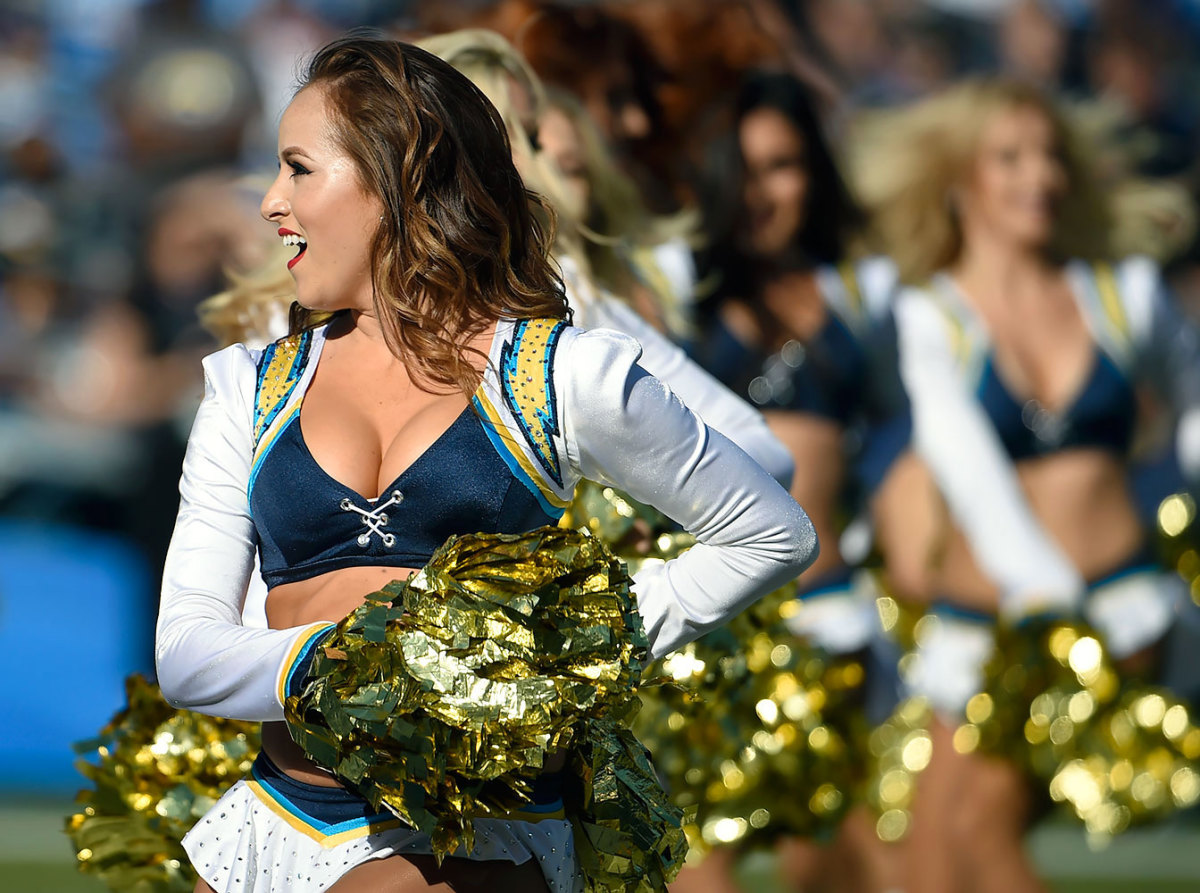 San-Diego-Charger-Girls-cheerleaders-AP_546221698592.jpg