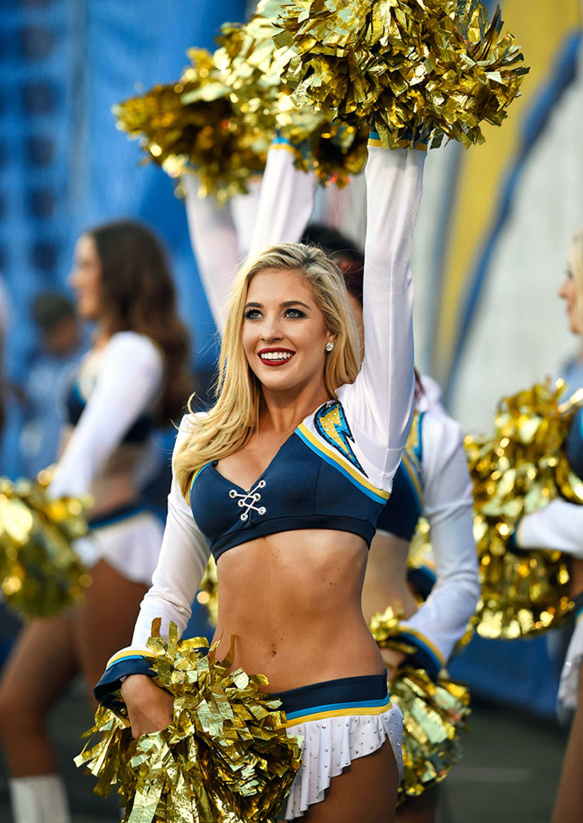 San-Diego-Charger-Girls-cheerleaders-AP_585937982699.jpg