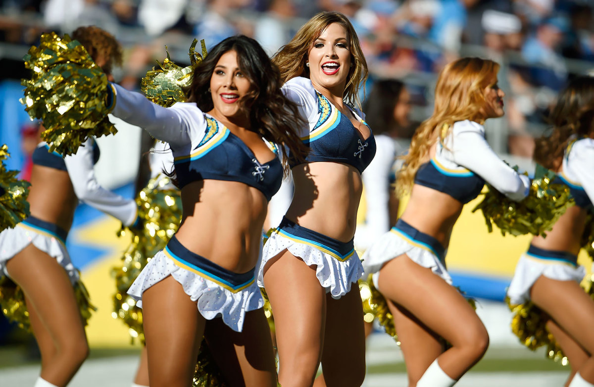 San-Diego-Charger-Girls-cheerleaders-AP_226989915119.jpg