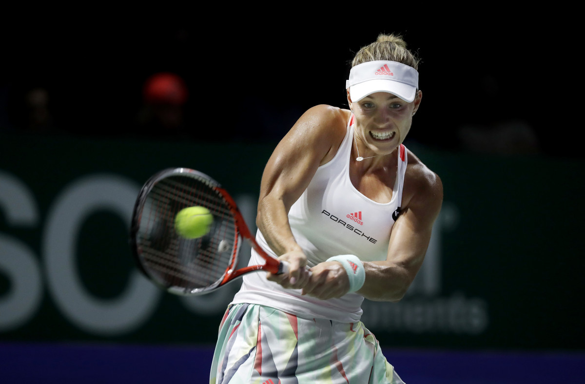 Kerber beats Halep, goes to 2-0 in Red Group at WTA Finals ...