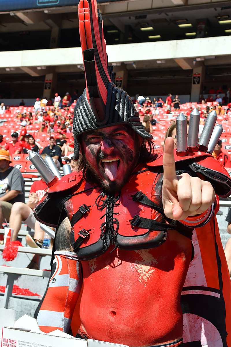 Georgia-Bulldogs-fans-ccr161001011_Tennessee_at_Georgia.jpg