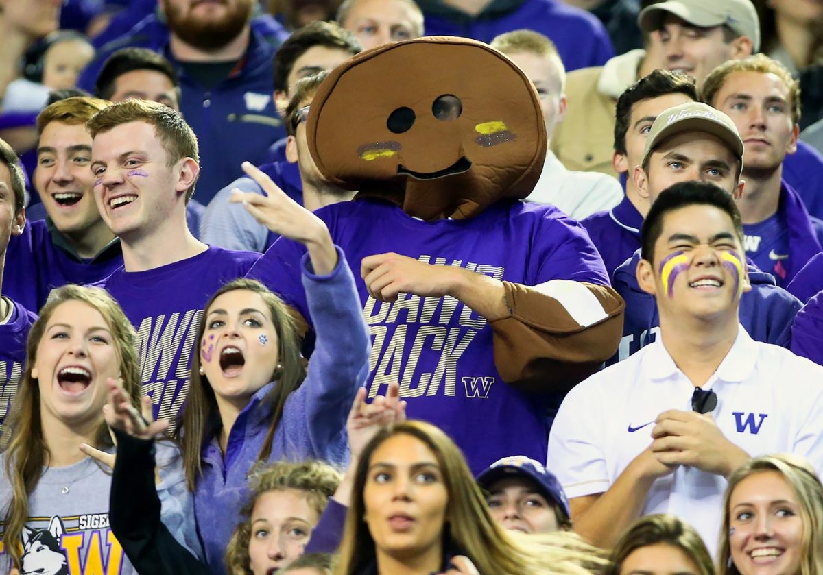 Washington-Huskies-fans-56009302016050_Stanford_at_Washington.jpg